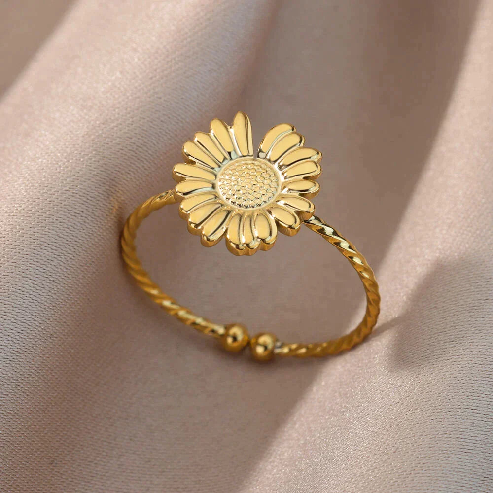 Adjustable Ring with Sunflower in Shiny Gold